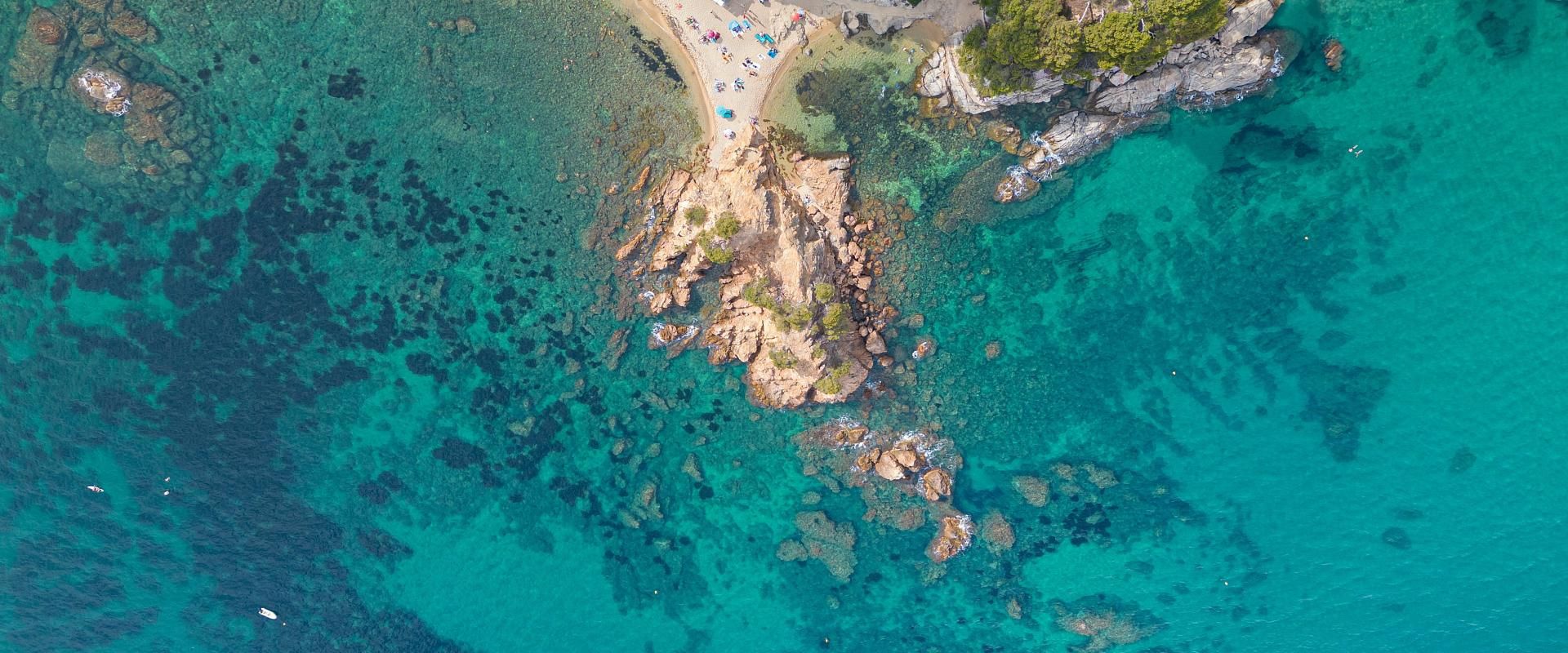 Vive la esencia de la Costa Brava en Hotel Aubi